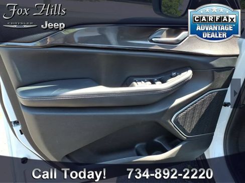 Certified 2022 Jeep Grand Cherokee L Laredo w/ Luxury Tech Group I AWD/4WD image 16