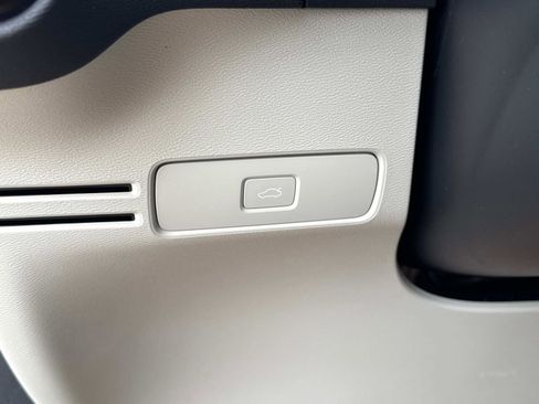 New 2026 Volvo XC40 B5 Plus w/ Climate Package image 31