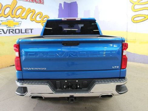 Used 2022 Chevrolet Silverado 1500 LTZ w/ Z71 Off-Road Package AWD/4WD image 7
