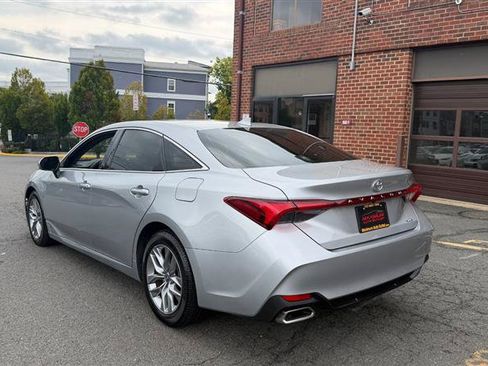 Used 2022 Toyota Avalon XLE w/ Moonroof Package FWD image 12