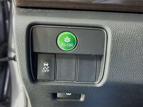 Used 2017 Honda Accord EX-L image 12
