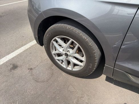 Used 2024 Ford Edge SEL image 25