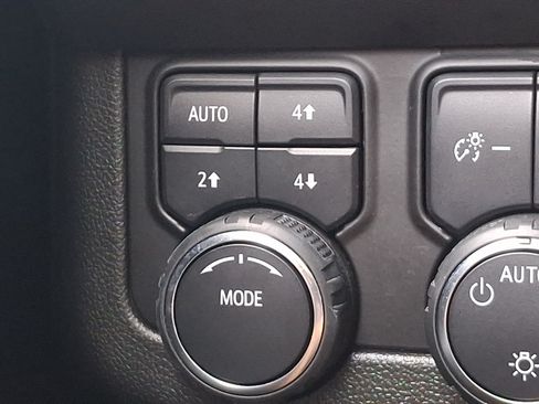 Used 2023 Chevrolet Tahoe Z71 w/ Luxury Package AWD/4WD image 26