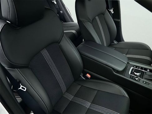 Certified 2025 MAZDA CX-50 2.5 Hybrid w/ Preferred Pkg image 36