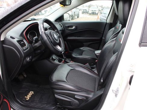 Used 2019 Jeep Compass Trailhawk image 16