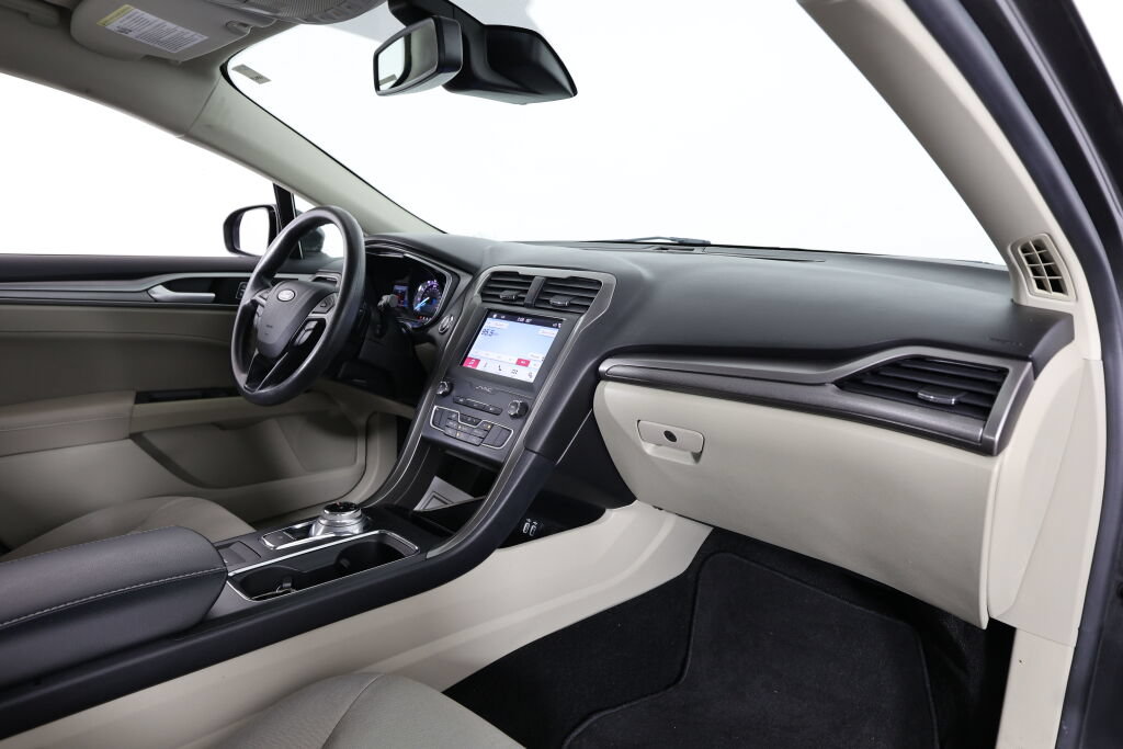 Used 2019 Ford Fusion SE FWD image 23