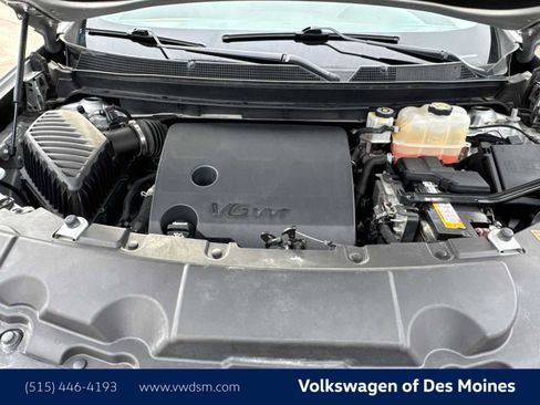 Used 2021 Chevrolet Traverse LT image 9