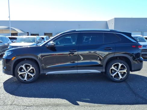 New 2026 Volkswagen Tiguan SE FWD image 2