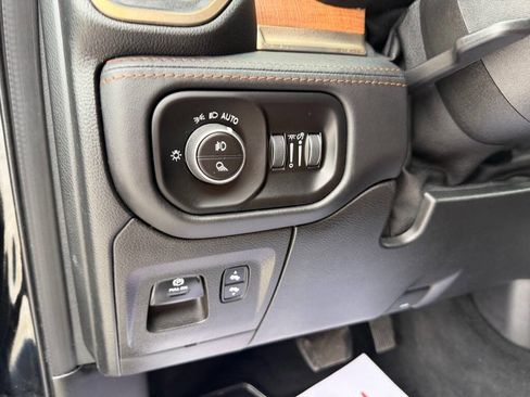 Used 2022 RAM 1500 Limited image 19