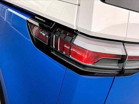 Used 2025 Volkswagen ID. Buzz 1st Edition image 27