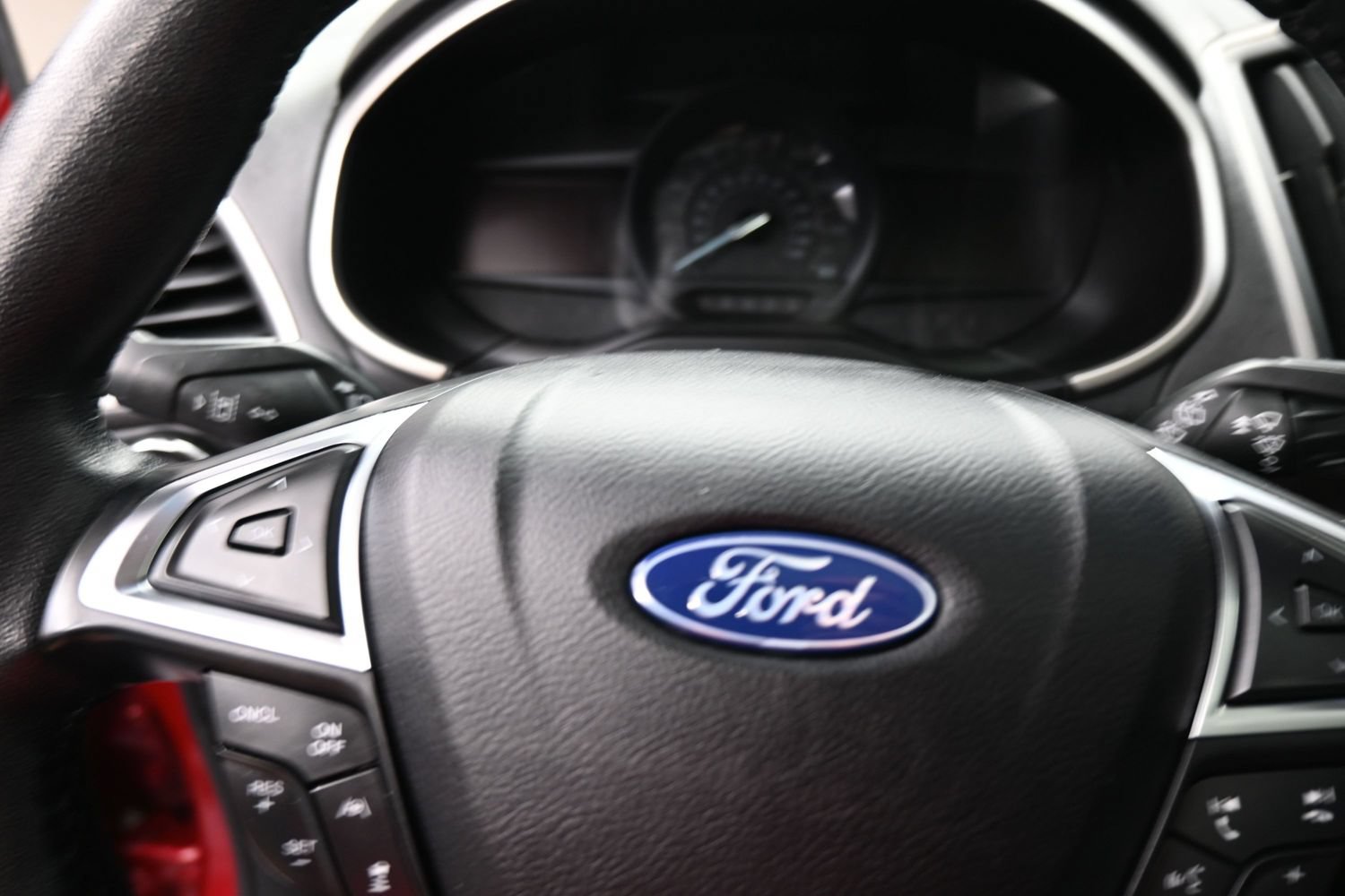 Used 2020 Ford Edge SEL w/ Convenience Package FWD image 17