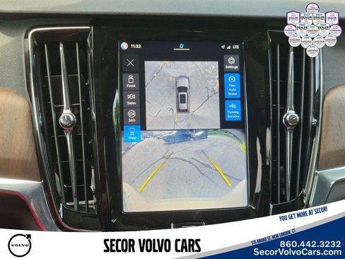 Used 2025 Volvo V90 B6 Cross Country Plus AWD/4WD image 26