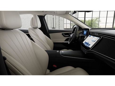 New 2026 Mercedes-Benz E 450 4MATIC Sedan image 4