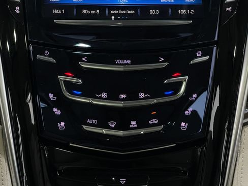 Used 2020 Cadillac Escalade Premium Luxury AWD/4WD image 24