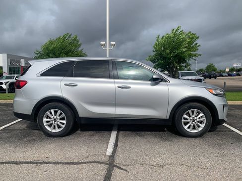 Used 2020 Kia Sorento FWD V6 image 3