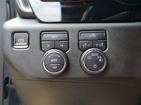 Used 2024 Chevrolet Silverado 1500 LT AWD/4WD image 10