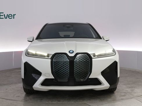 Used 2023 BMW iX xDrive50 w/ Sport Package AWD/4WD image 12