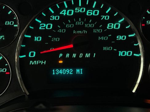 Used 2017 GMC Savana 2500 image 80