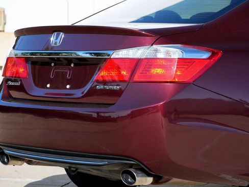 Used 2015 Honda Accord Sport image 35
