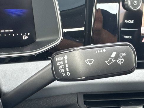 New 2026 Volkswagen Jetta SE image 28