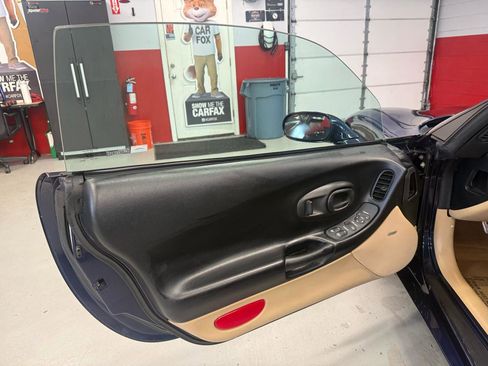 Used 2000 Chevrolet Corvette Convertible image 32