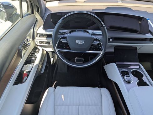 New 2026 Cadillac Vistiq Luxury w/ LPO, Floor Liner Package image 14