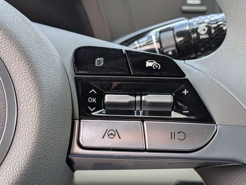 New 2026 Hyundai Elantra Hybrid FWD image 17