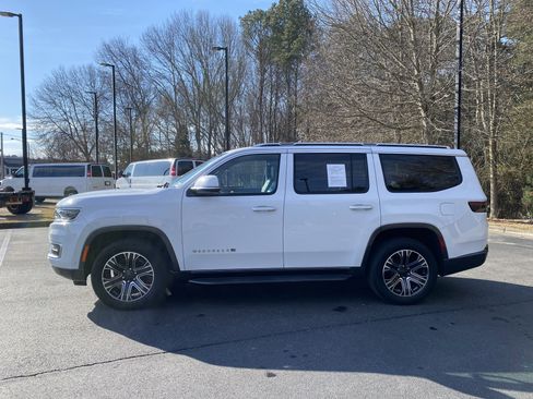 Used 2022 Jeep Wagoneer Series III w/ Flexible Seating Group image 6