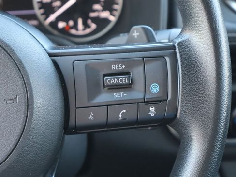 Used 2024 Nissan Rogue SV AWD/4WD image 13