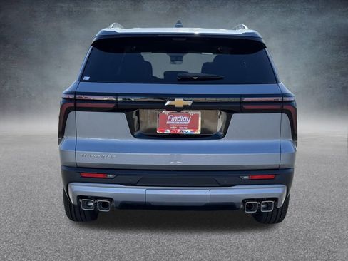 New 2026 Chevrolet Traverse LT w/ Driver Confidence Package image 4