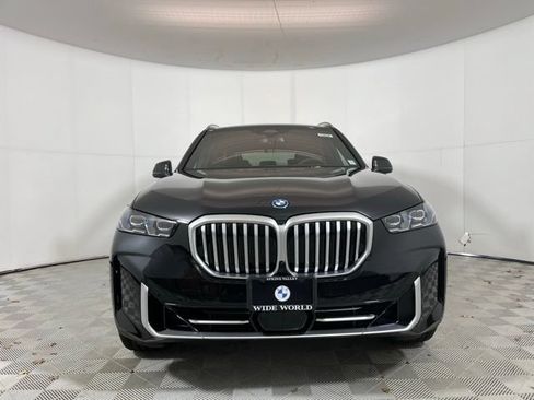 Used 2026 BMW X5 xDrive50e w/ Premium Package AWD/4WD image 2