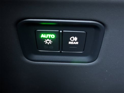 New 2025 Porsche Macan Electric image 30