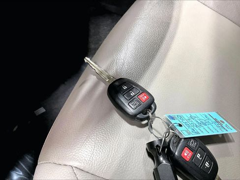 Used 2016 Toyota RAV4 XLE image 15