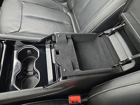 Used 2023 Jeep Grand Cherokee L Limited w/ Black Appearance Package image 34