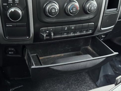 Used 2017 RAM 3500 Tradesman w/ Power & Remote Entry Group image 9