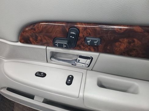 Used 2005 Mercury Grand Marquis LS RWD image 16