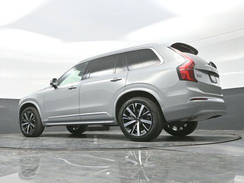 New 2026 Volvo XC90 B5 Core w/ Protection Package image 38