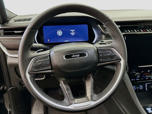 Used 2024 Jeep Grand Cherokee L Limited w/ Luxury Tech Group II image 18