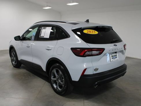 Used 2025 Ford Escape ST-Line FWD image 7