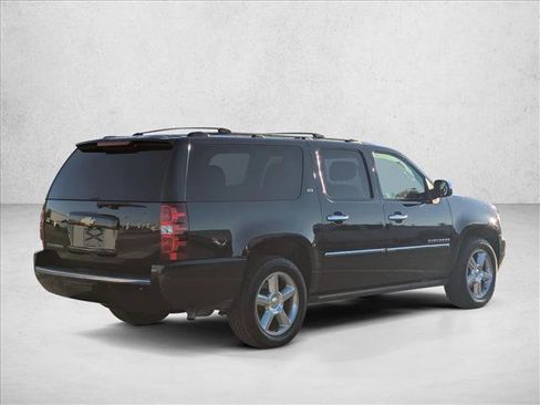 Used 2013 Chevrolet Suburban LTZ image 5