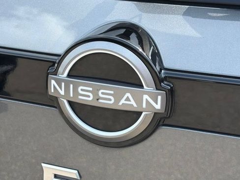 Used 2023 Nissan Pathfinder SL AWD/4WD image 14