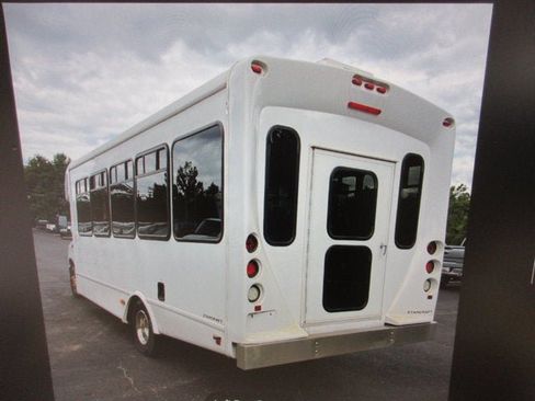 Used 2018 Ford E-450 and Econoline 450 Super Duty w/ Shuttle Bus Prep Package RWD image 3