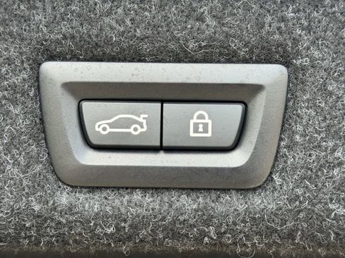 Used 2022 BMW 540i xDrive w/ Executive Package image 25