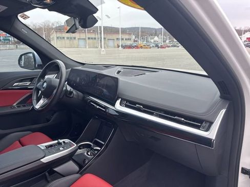 Used 2023 BMW X1 xDrive28i w/ Premium Package image 11