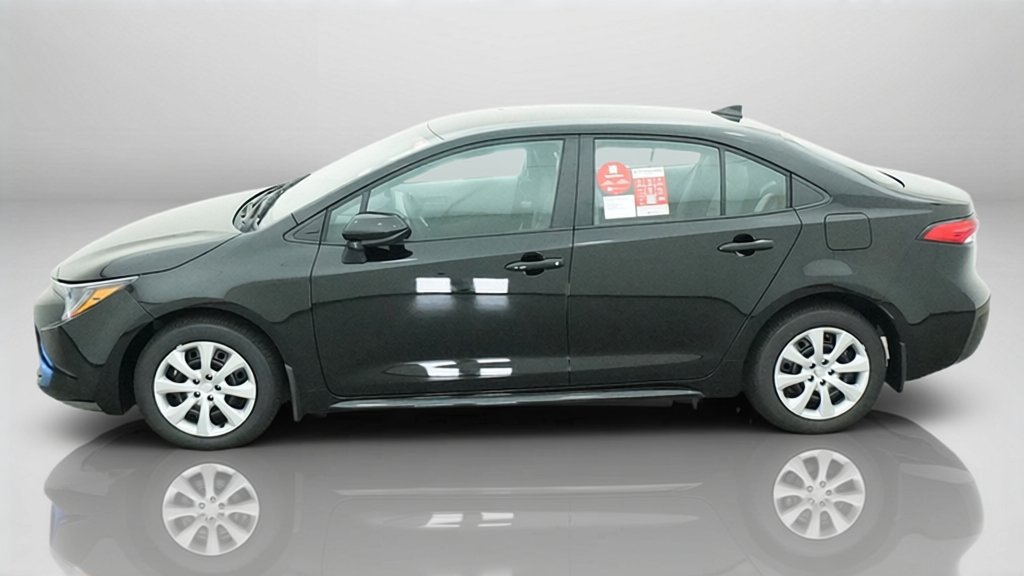 New 2027 Toyota Corolla LE FWD image 2