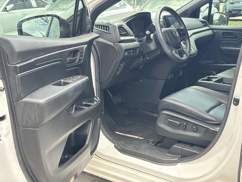 Used 2023 Honda Odyssey Sport image 13