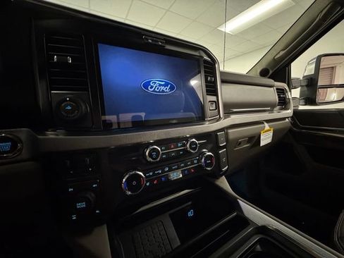 New 2026 Ford F350 Platinum w/ Platinum Plus Package AWD/4WD image 18