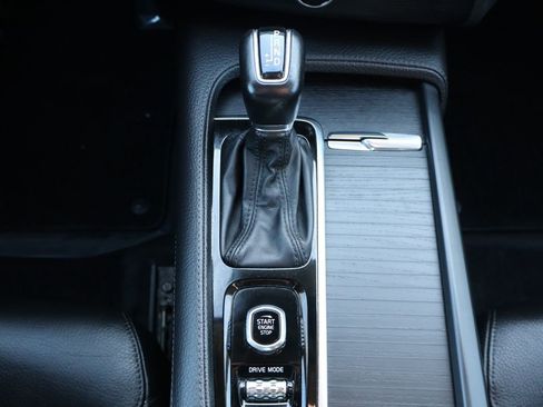 Used 2020 Volvo XC90 T6 Momentum image 39