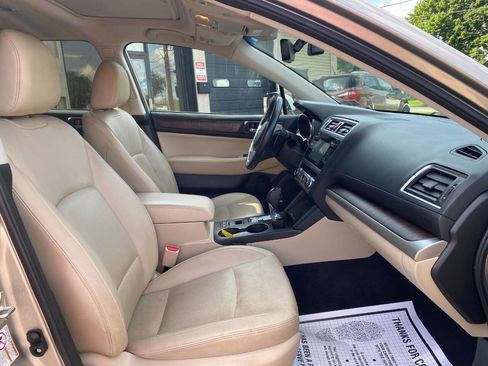 Used 2017 Subaru Outback 2.5i Limited AWD/4WD image 32