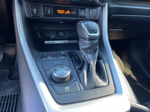 Used 2021 Toyota RAV4 XSE image 16